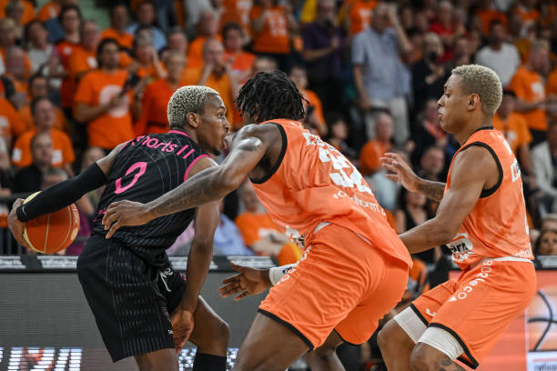 罗杰斯曾带 罗杰斯曾带