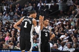 两家俱乐部 两家俱乐部