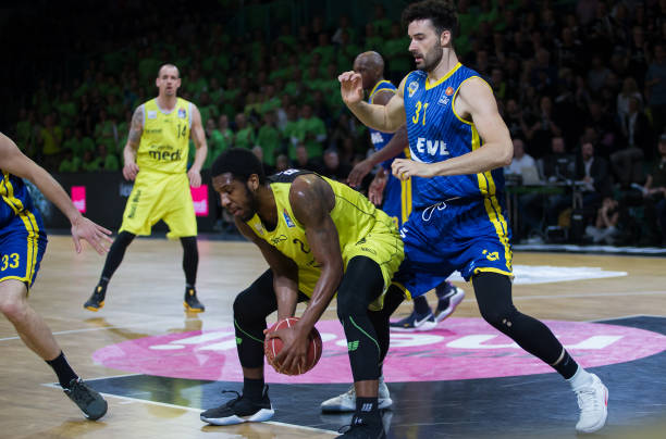 我们之间只 我们之间只