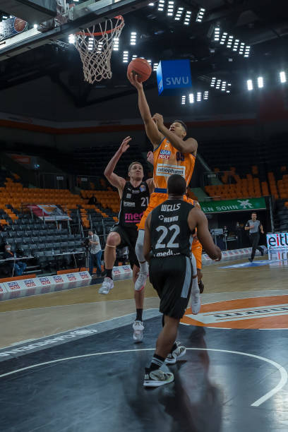 往往显得单 往往显得单