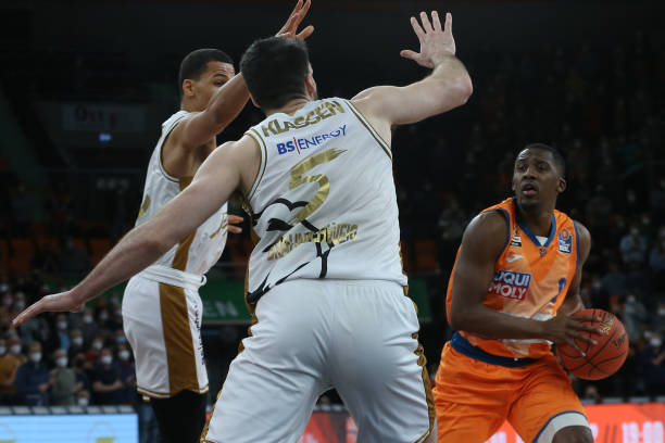 使巴萨的锋 使巴萨的锋