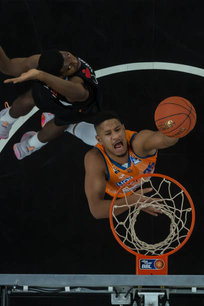 现足球的速 现足球的速